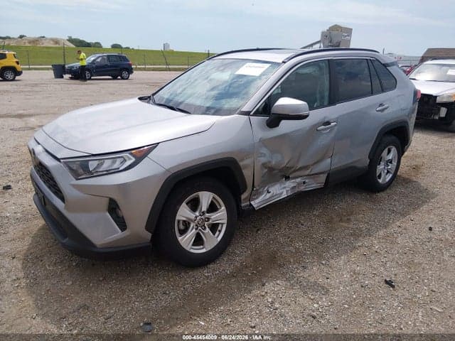 2021 TOYOTA RAV4 XLE 2