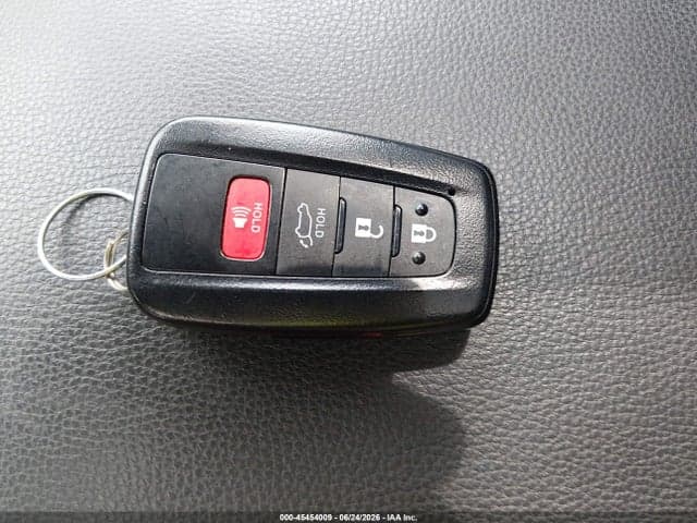 2021 TOYOTA RAV4 XLE 11