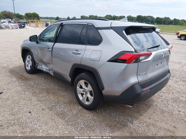 2021 TOYOTA RAV4 XLE 3