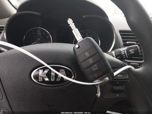 2017 KIA FORTE LX 11