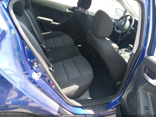 2017 KIA FORTE LX 8