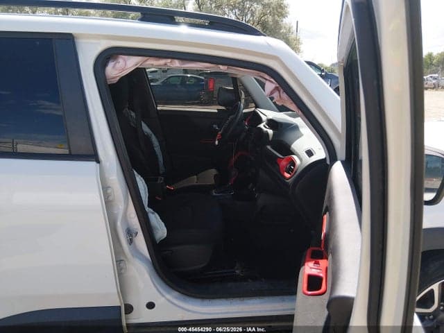 2018 JEEP RENEGADE LATITUDE FWD 5