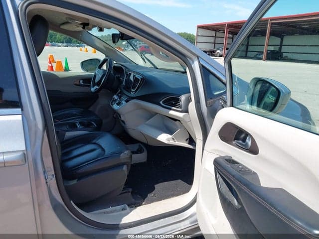 2018 CHRYSLER PACIFICA TOURING L 5