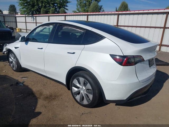 2024 TESLA MODEL Y 4