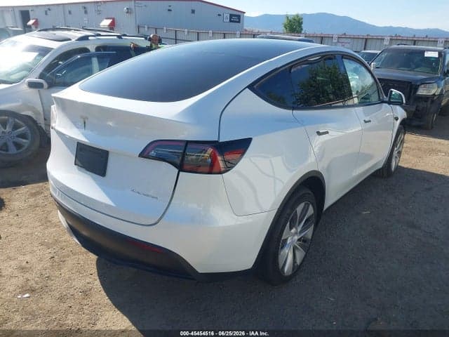2024 TESLA MODEL Y 5