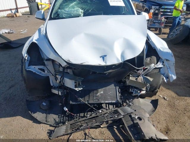 2024 TESLA MODEL Y 7