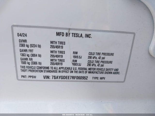 2024 TESLA MODEL Y 10