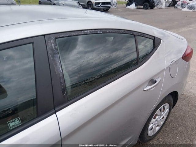 2020 HYUNDAI ELANTRA SE 12