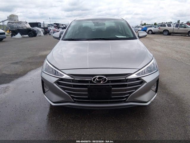 2020 HYUNDAI ELANTRA SE 13