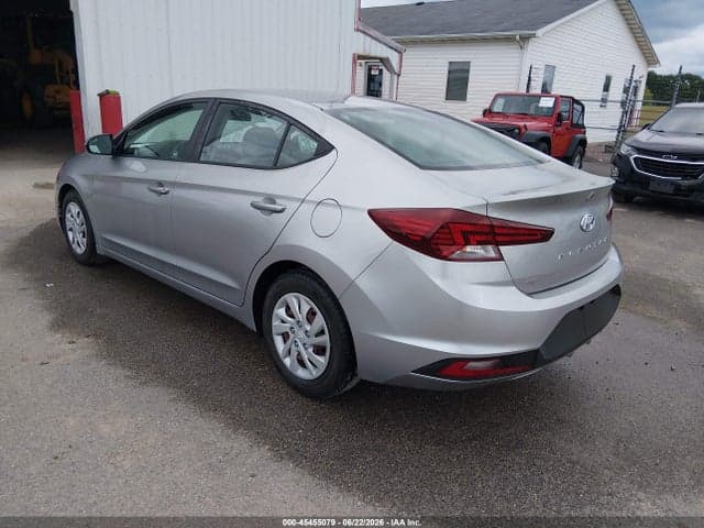 2020 HYUNDAI ELANTRA SE 3