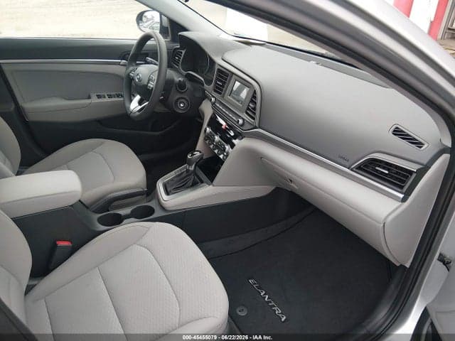 2020 HYUNDAI ELANTRA SE 5