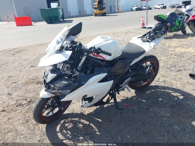 2017 YAMAHA YZFR3 A 2