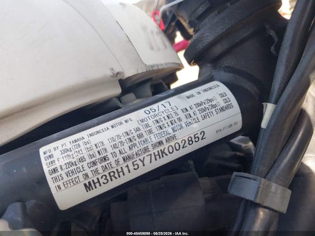 2017 YAMAHA YZFR3 A 10