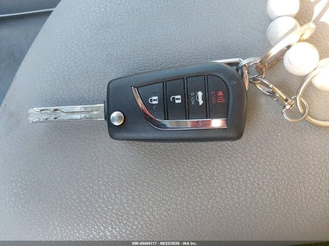 2022 TOYOTA CAMRY LE AWD 11