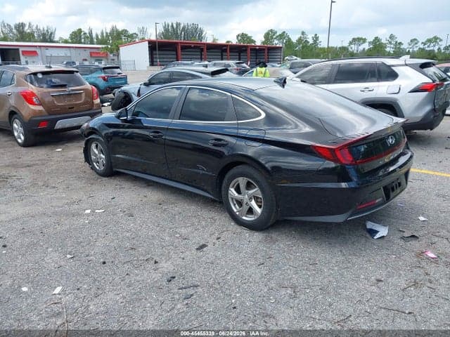 2022 HYUNDAI SONATA SE 4