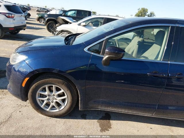 2018 CHRYSLER PACIFICA TOURING 17