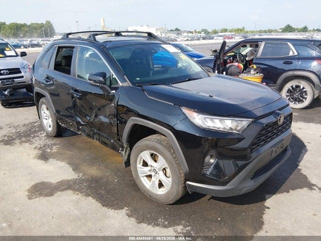 2021 TOYOTA RAV4 XLE 1