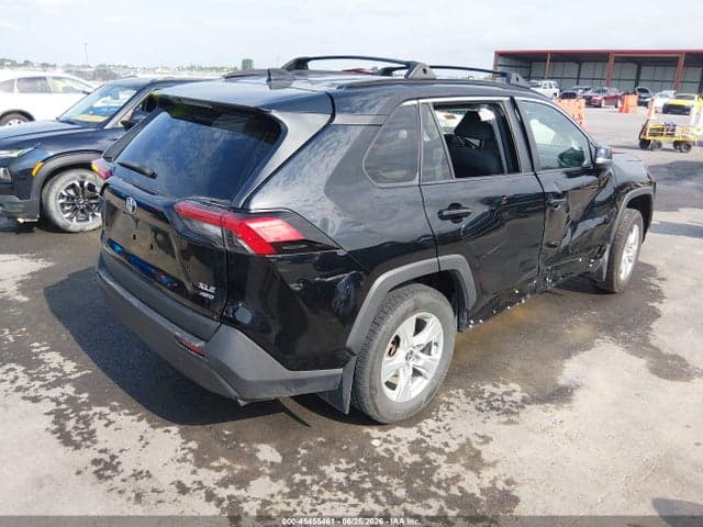 2021 TOYOTA RAV4 XLE 4