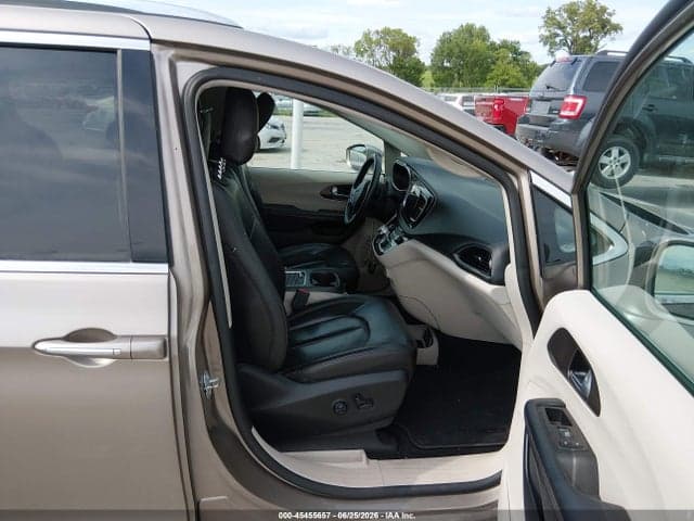 2017 CHRYSLER PACIFICA TOURING-L PLUS 5