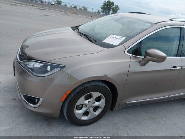2017 CHRYSLER PACIFICA TOURING-L PLUS 6