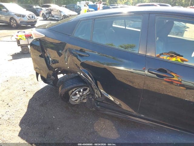 2017 TOYOTA PRIUS TWO 6