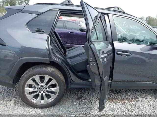 2025 TOYOTA RAV4 XLE PREMIUM 8