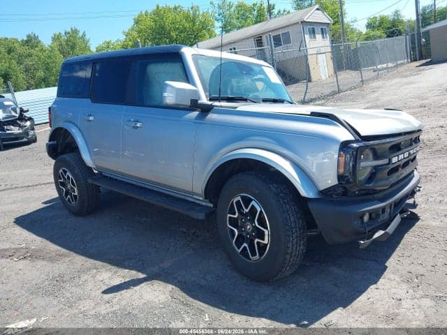 2024 FORD BRONCO OUTER BANKS 1