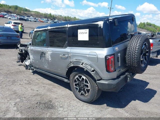 2024 FORD BRONCO OUTER BANKS 3