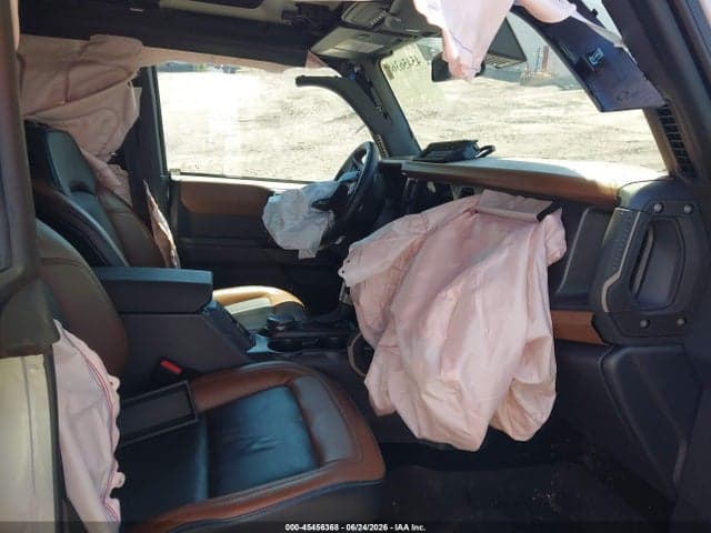 2024 FORD BRONCO OUTER BANKS 5