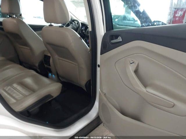 2017 FORD ESCAPE TITANIUM 8