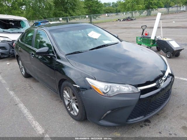 2015 TOYOTA CAMRY SE