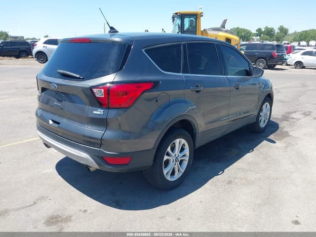 2019 FORD ESCAPE SE 4