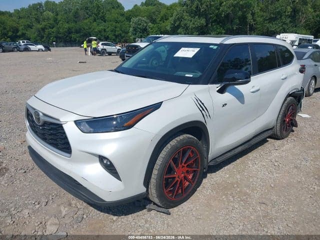 2026 TOYOTA HIGHLANDER XLE 2