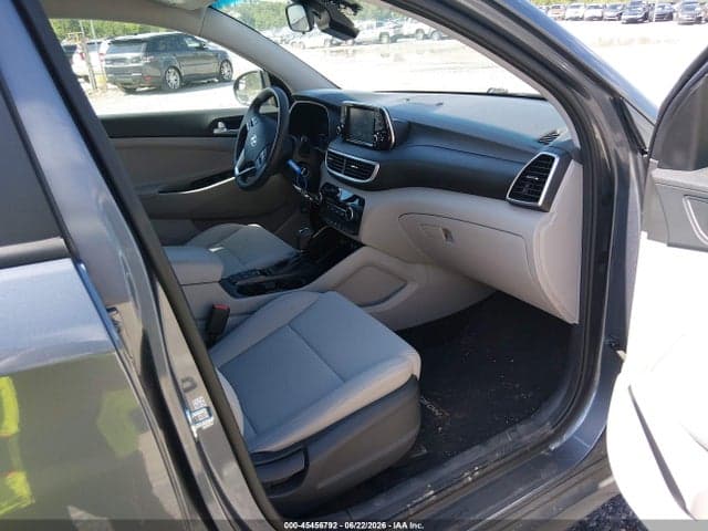 2021 HYUNDAI TUCSON SE 5