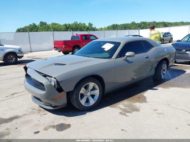 2017 DODGE CHALLENGER SXT 2