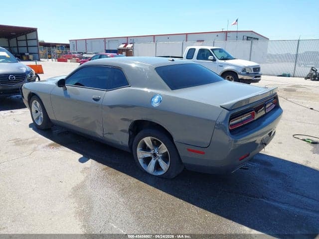 2017 DODGE CHALLENGER SXT 3