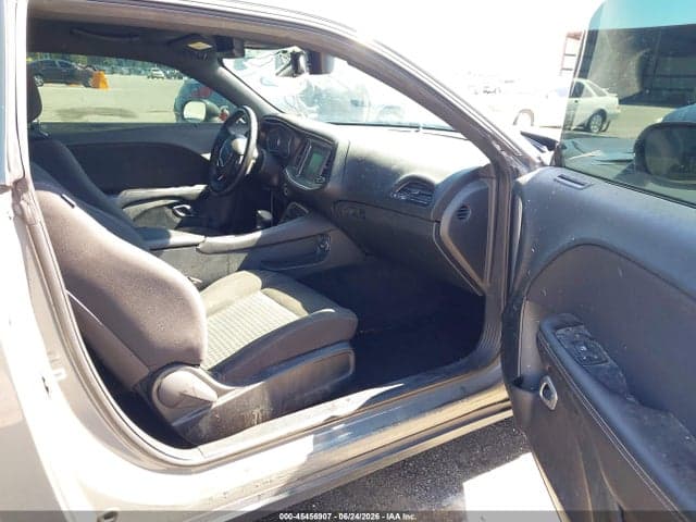 2017 DODGE CHALLENGER SXT 5