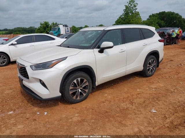 2021 TOYOTA HIGHLANDER XLE 2