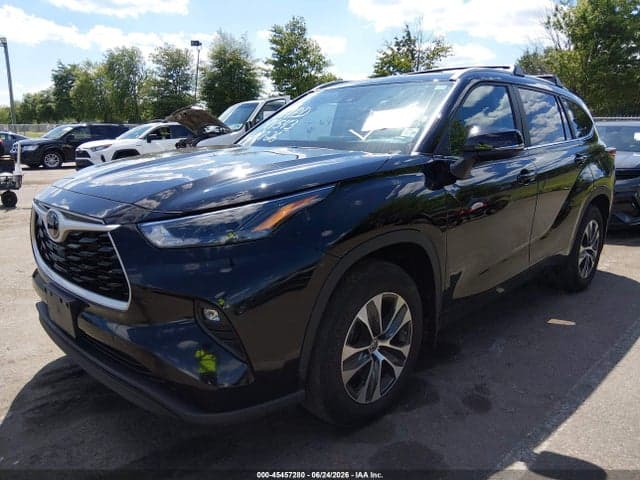 2024 TOYOTA HIGHLANDER XLE 2