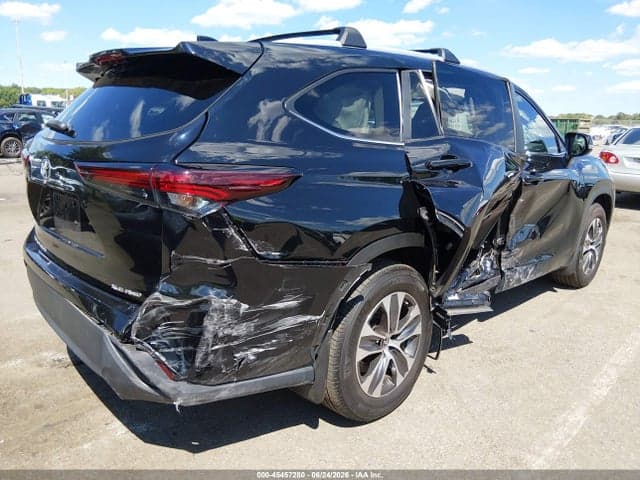 2024 TOYOTA HIGHLANDER XLE 4