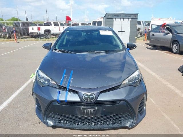 2017 TOYOTA COROLLA SE 12