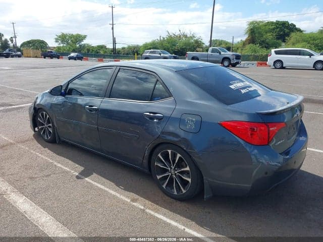 2017 TOYOTA COROLLA SE 3