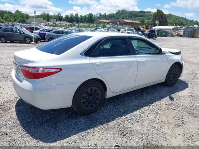 2017 TOYOTA CAMRY LE 4