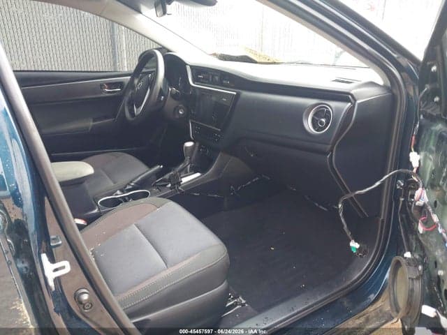 2017 TOYOTA COROLLA LE 5