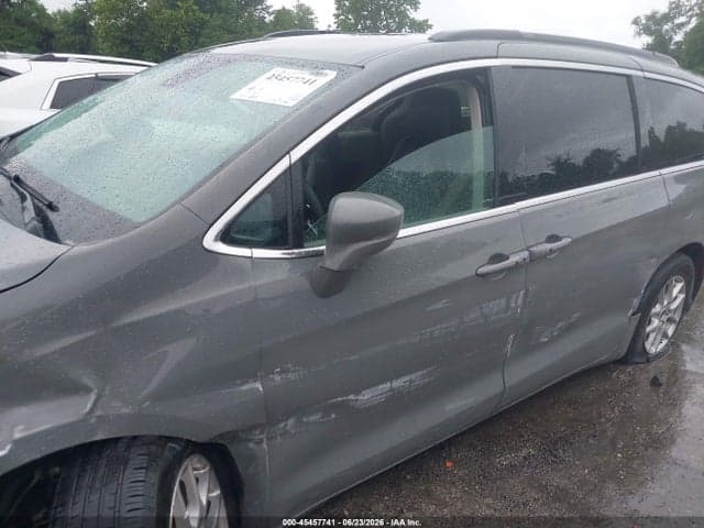 2022 CHRYSLER PACIFICA TOURING L 17