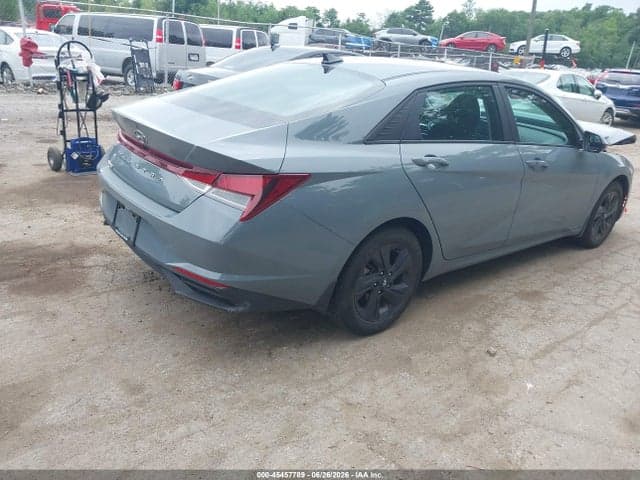 2023 HYUNDAI ELANTRA SEL 4