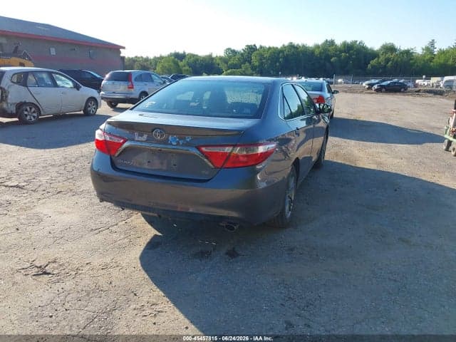 2017 TOYOTA CAMRY SE 4
