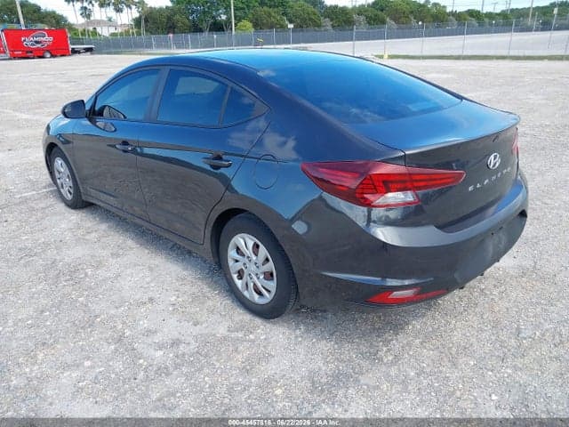 2020 HYUNDAI ELANTRA SE 3