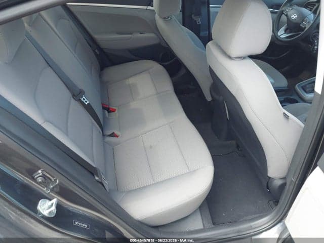 2020 HYUNDAI ELANTRA SE 8
