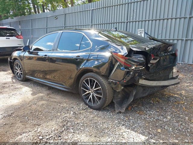 2021 TOYOTA CAMRY SE AWD 3